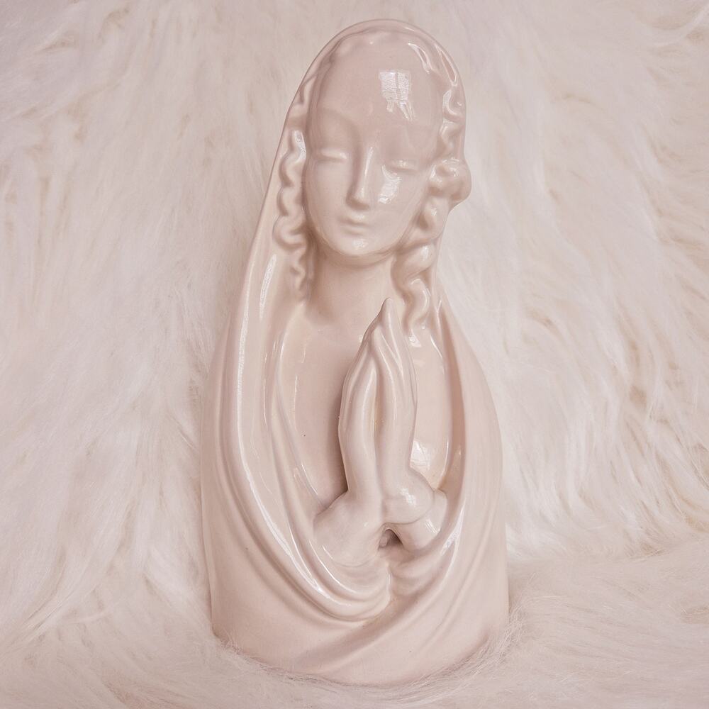 Vintage MCM White Porcelain Praying Madonna Virgin Mary Statue 9.25"